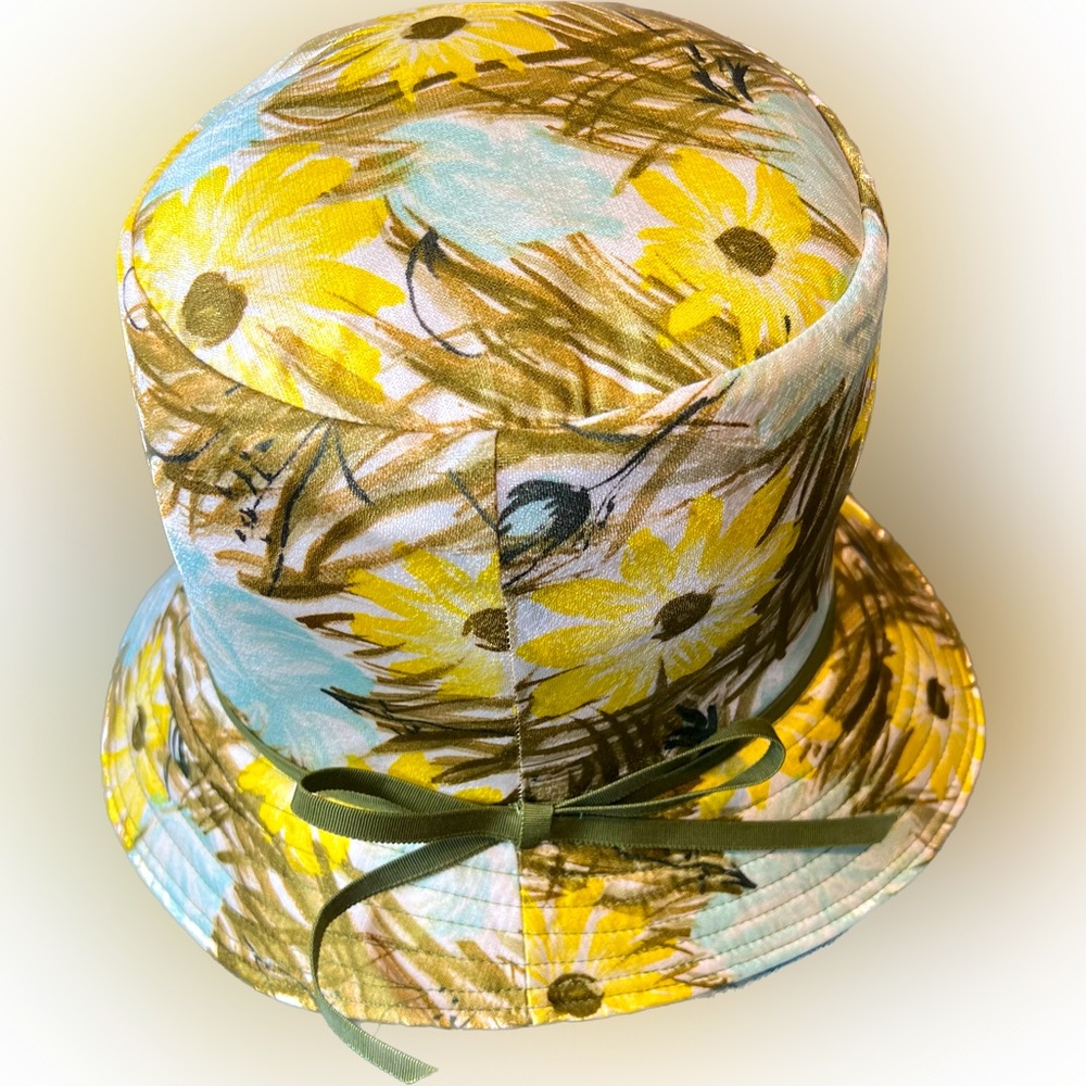 Vintage Monsieur Peter exaggerated bucket hat. Multi-pastel color.